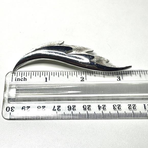 Vintage Brooch Crown Trifari Leaf Feather Vtg Silver Tone Costume Jewelry AU04 - Picture 4 of 4